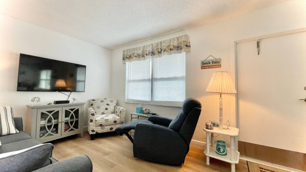 Apartment for rent at 923 22nd Place, Vero Beach, FL 32960