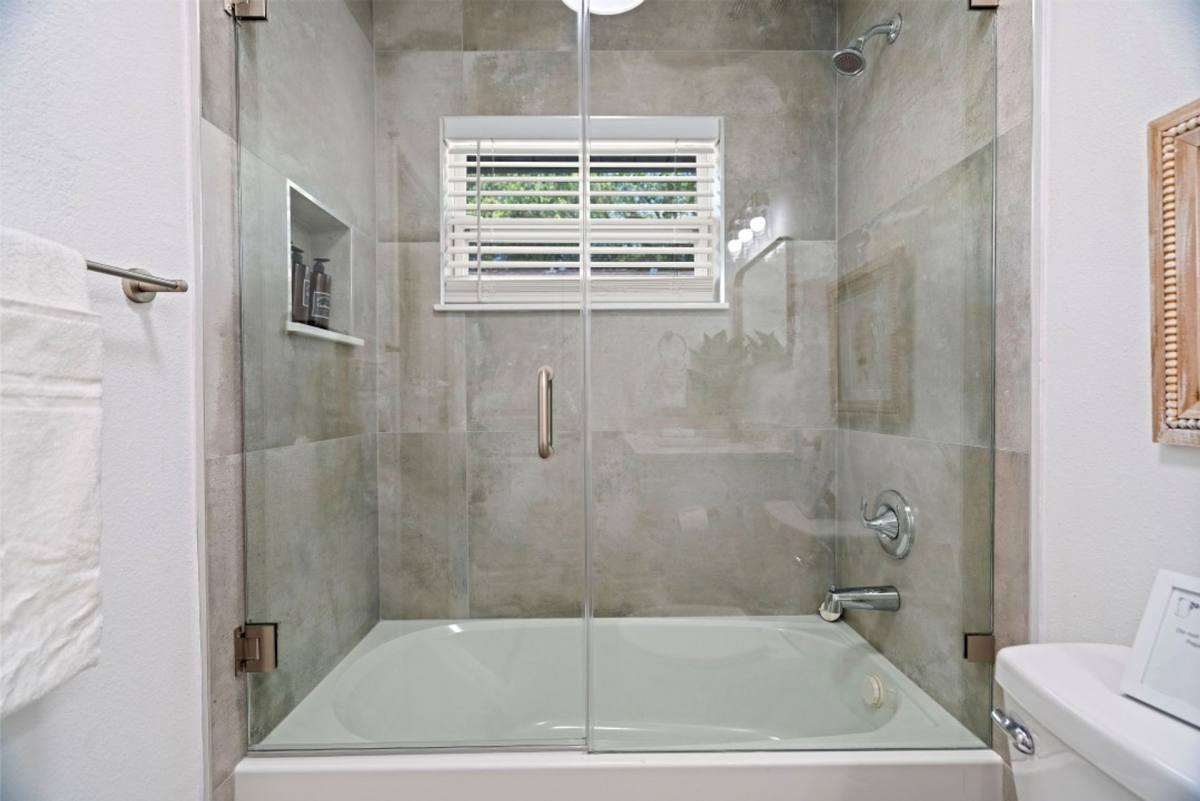 Townhouse for rent at 636 638 Lake Plams Dr, Largo, FL 33771