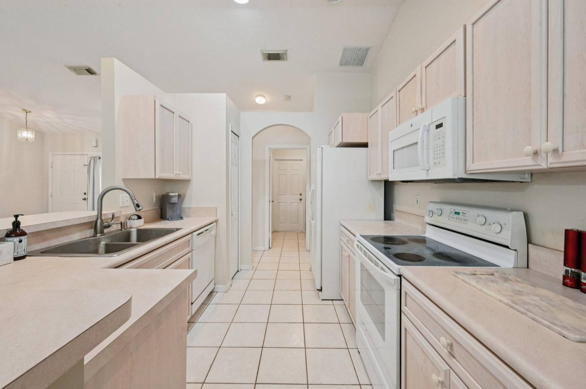 House for rent at 5920 NW Wolverine Rd, Port Saint Lucie, FL 34986