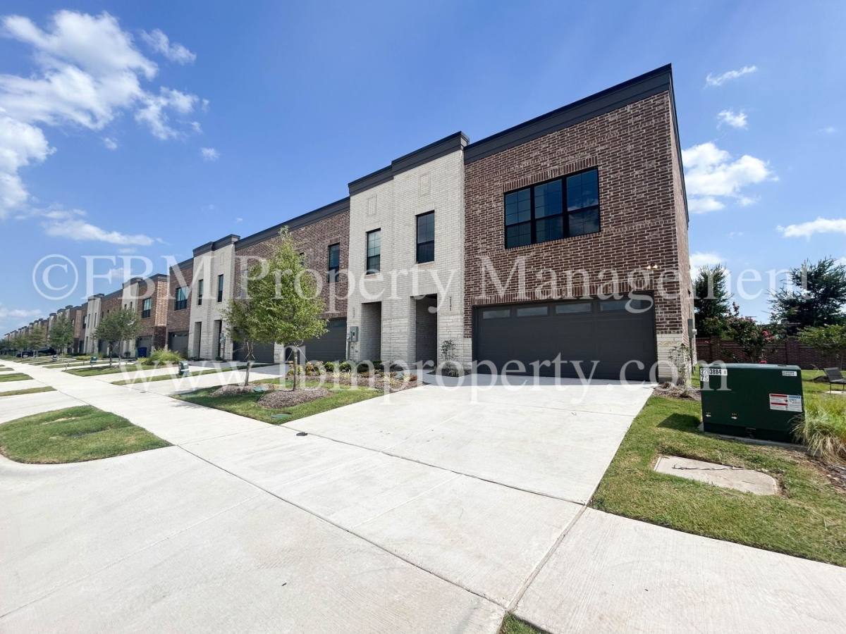 Townhouse for rent at 2871 Amelia Lane, Waxahachie, TX 75165