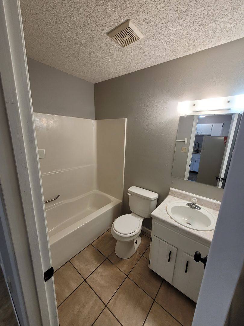 Apartment for rent at 720 Monroe St, Park Hills, MO 63601