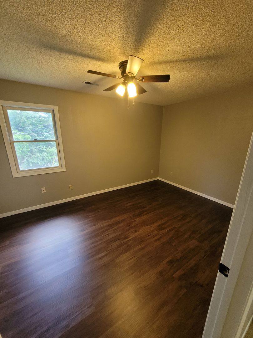 Apartment for rent at 720 Monroe St, Park Hills, MO 63601