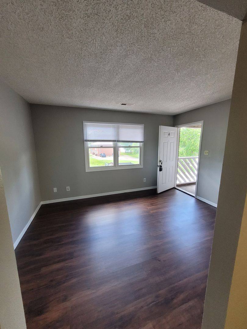 Apartment for rent at 720 Monroe St, Park Hills, MO 63601