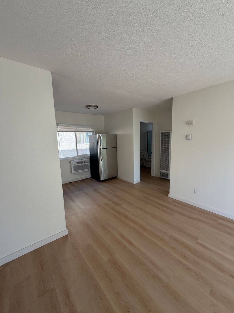 Apartment for rent at 12357-12359 Oxnard St, North Hollywood, CA 91606