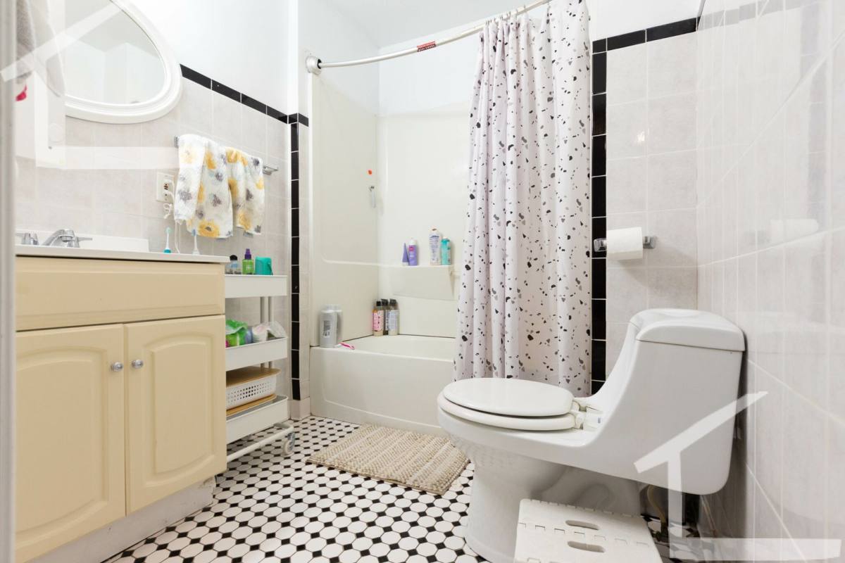 Apartment for rent at 313 Saint Paul St #5, Brookline, MA 02446