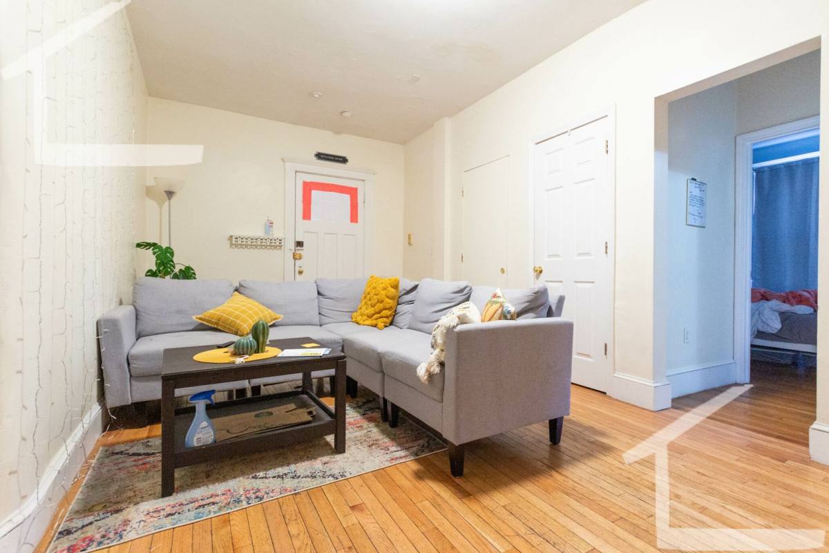 Apartment for rent at 313 Saint Paul St #5, Brookline, MA 02446