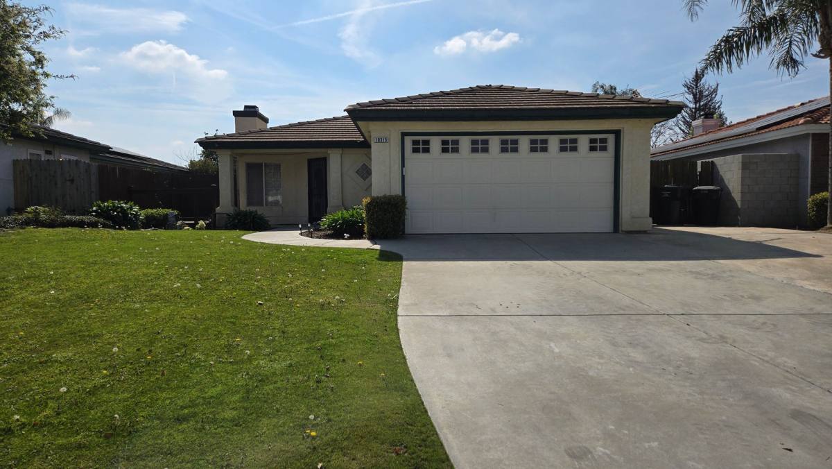 House for rent at 10315 Cheyenne Dr, Bakersfield, CA 93312