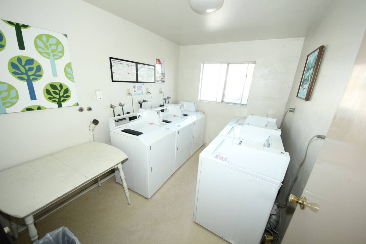 Apartment for rent at 1140 Venice Blvd, Venice, CA 90291