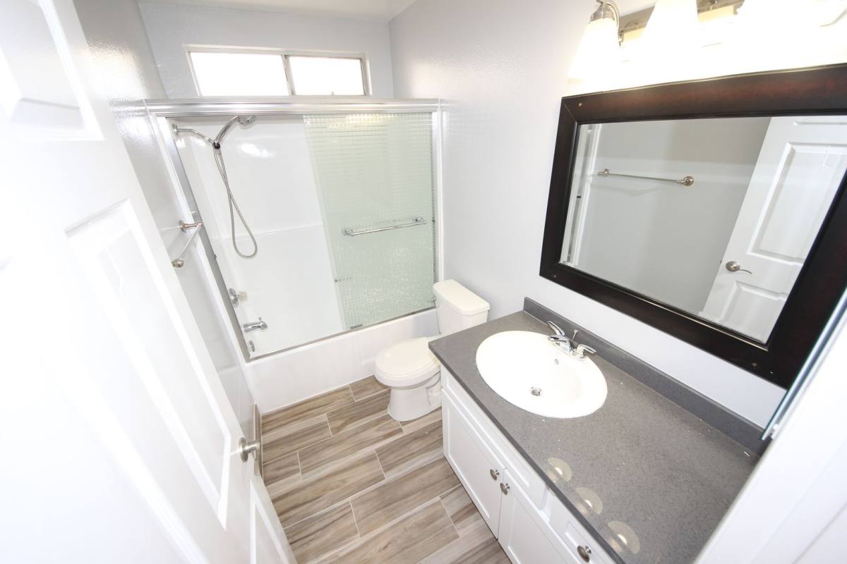 Apartment for rent at 1140 Venice Blvd, Venice, CA 90291