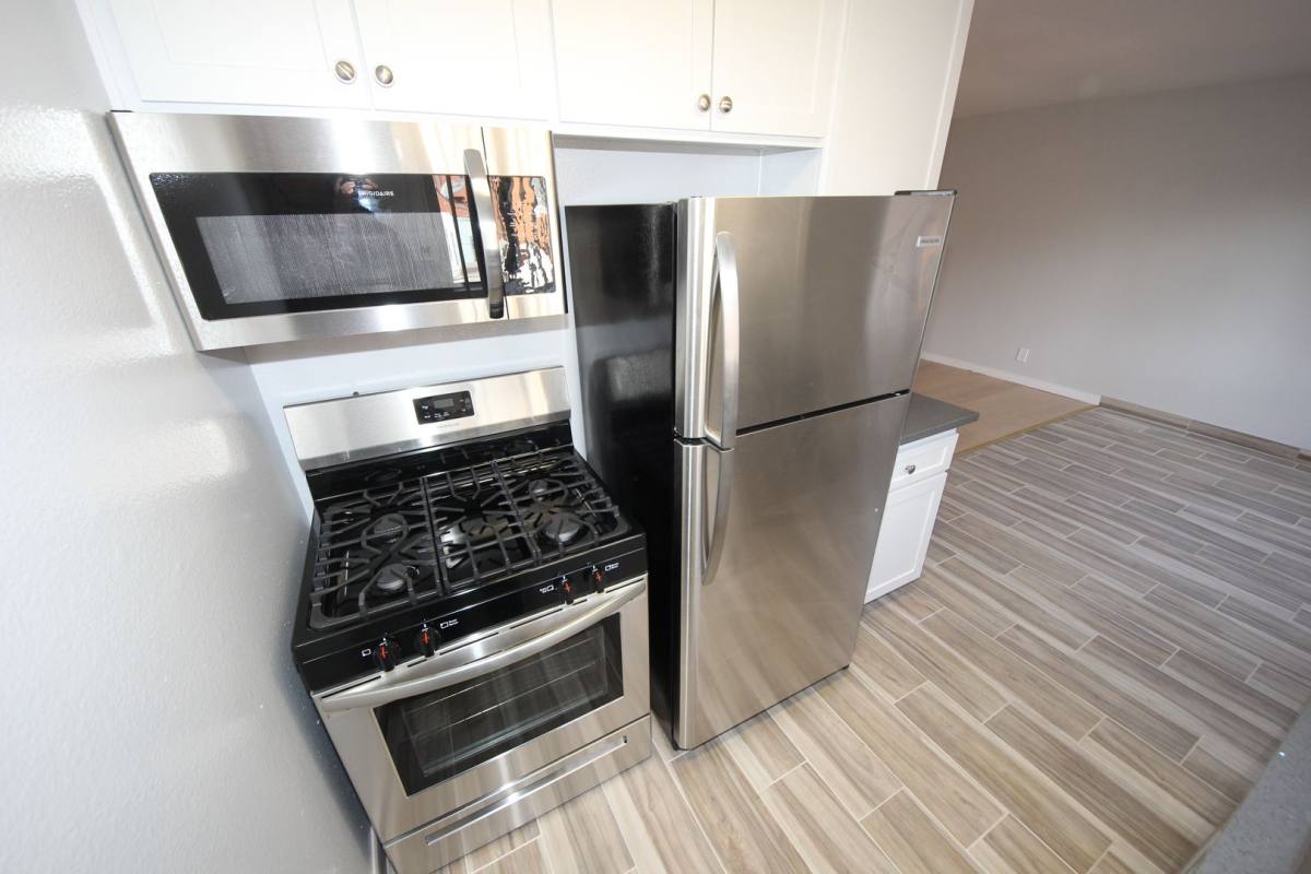 Apartment for rent at 1140 Venice Blvd, Venice, CA 90291