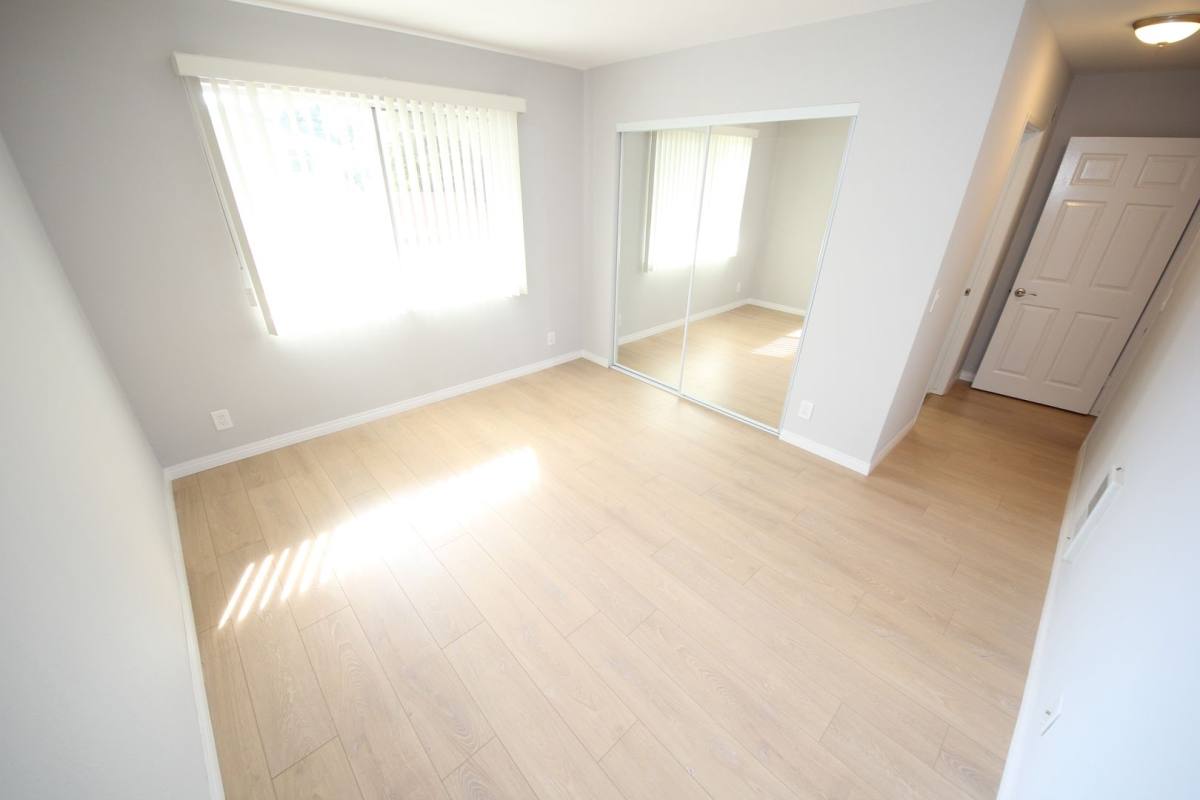 Apartment for rent at 1140 Venice Blvd, Venice, CA 90291