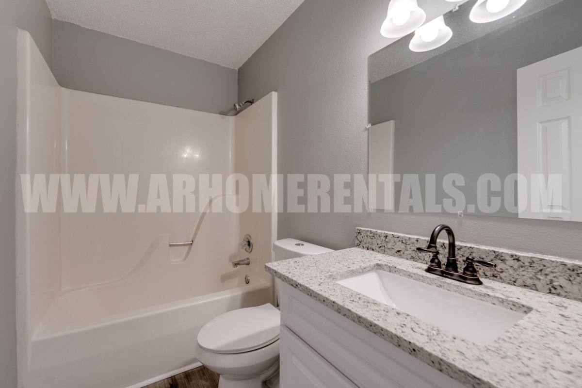 Apartment for rent at 2415 Washington Ave, Conway, AR 72032