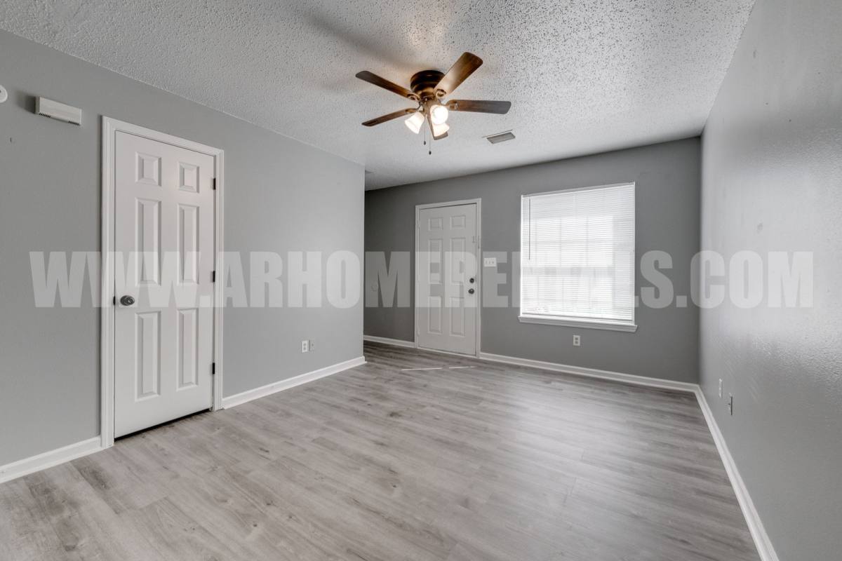 Apartment for rent at 2415 Washington Ave, Conway, AR 72032