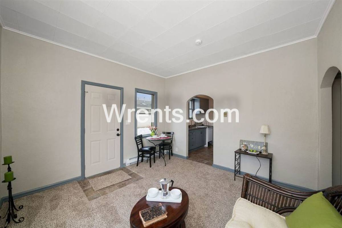 Apartment for rent at 1712 E Sanson, Spokane, WA 99207