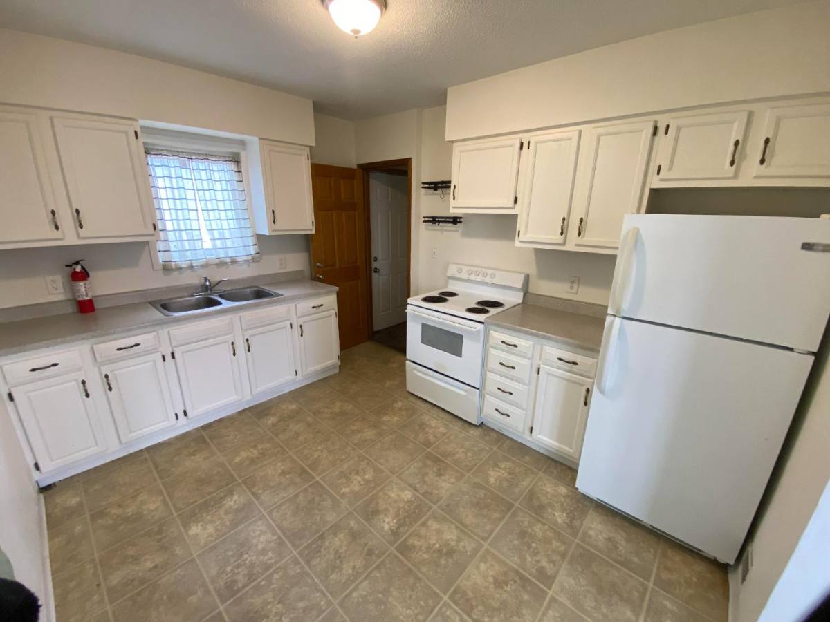Apartment for rent at 404 S Wayland Ave, Sioux Falls, SD 57103