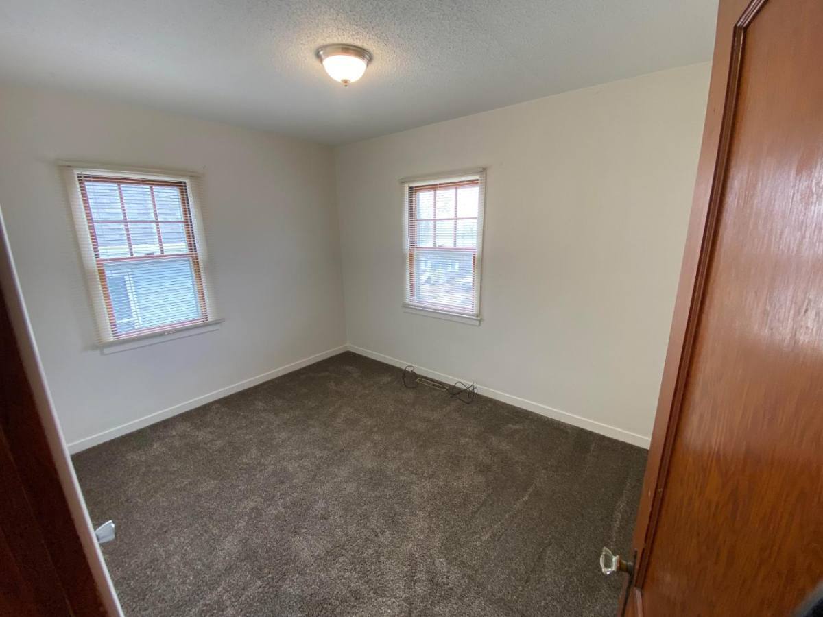Apartment for rent at 404 S Wayland Ave, Sioux Falls, SD 57103