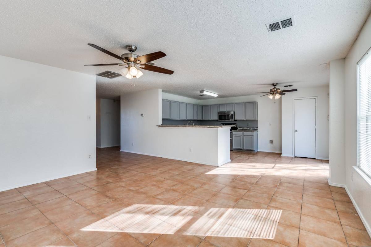 House for rent at 10141 Chapel Rock Dr, Fort Worth, TX 76116
