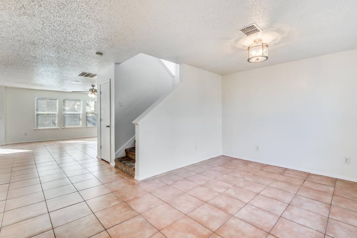 House for rent at 10141 Chapel Rock Dr, Fort Worth, TX 76116