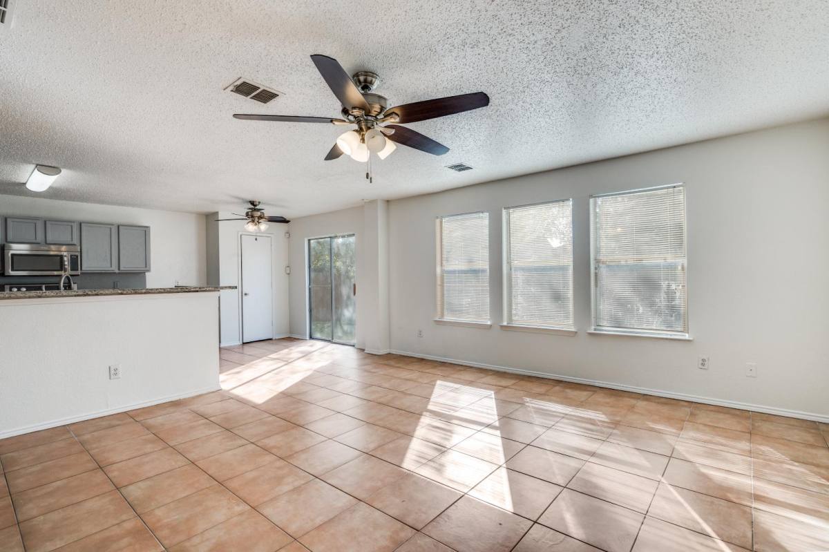 House for rent at 10141 Chapel Rock Dr, Fort Worth, TX 76116