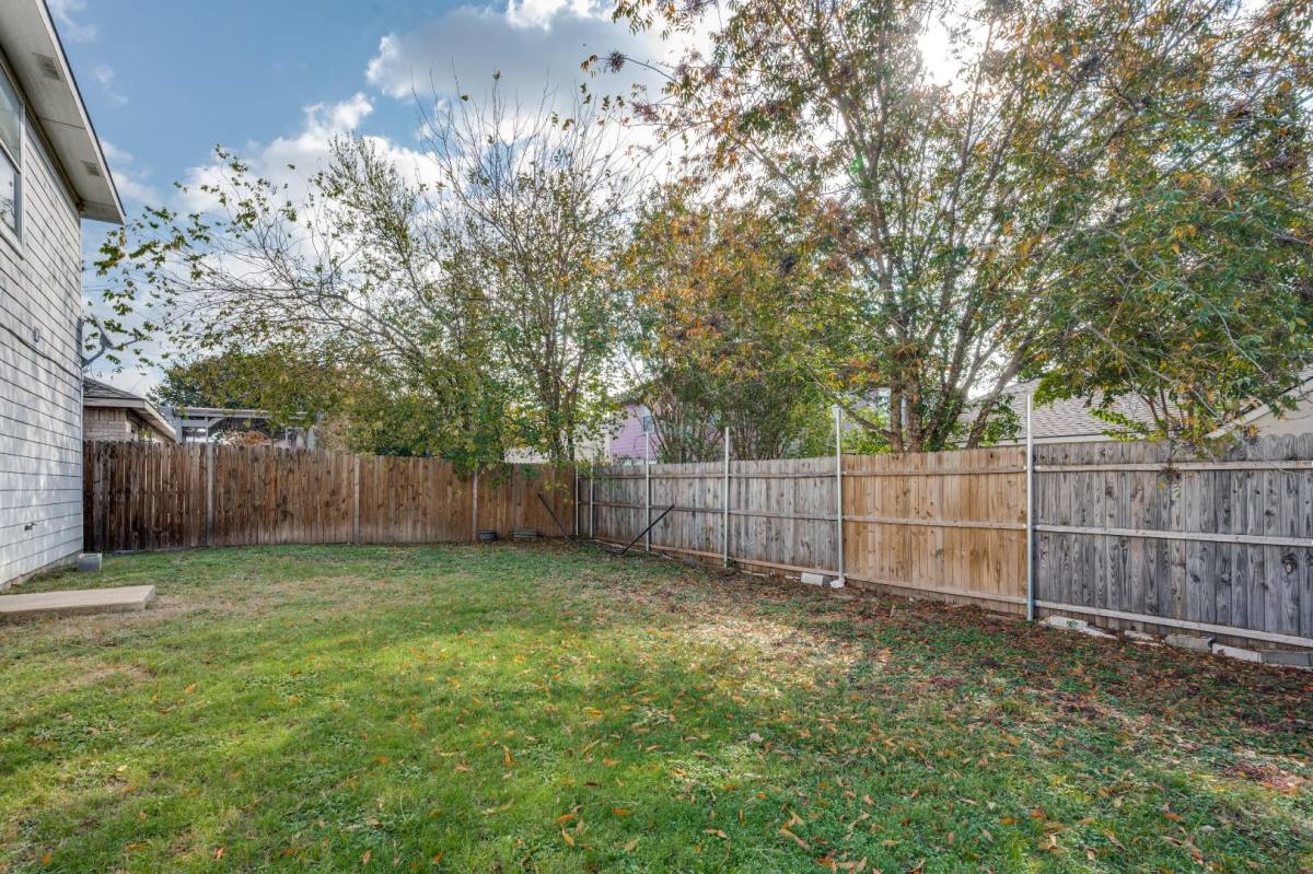 House for rent at 10141 Chapel Rock Dr, Fort Worth, TX 76116