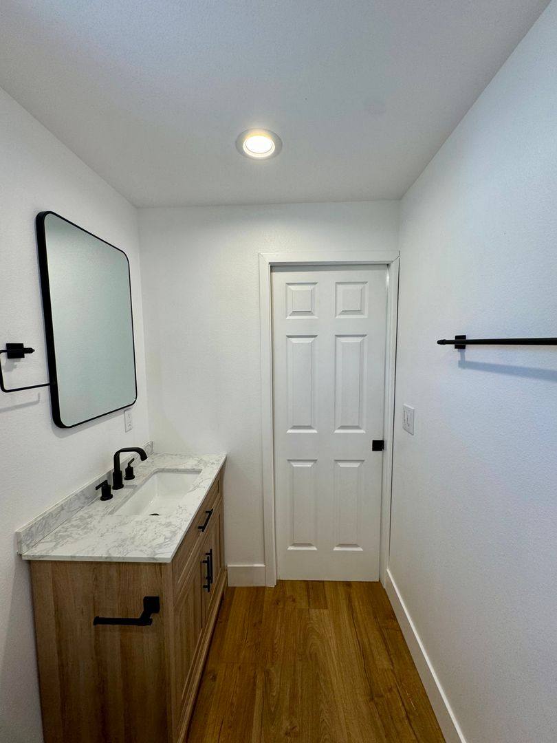 Apartment for rent at 4542 N Lakewood Blvd, Long Beach, CA 90808