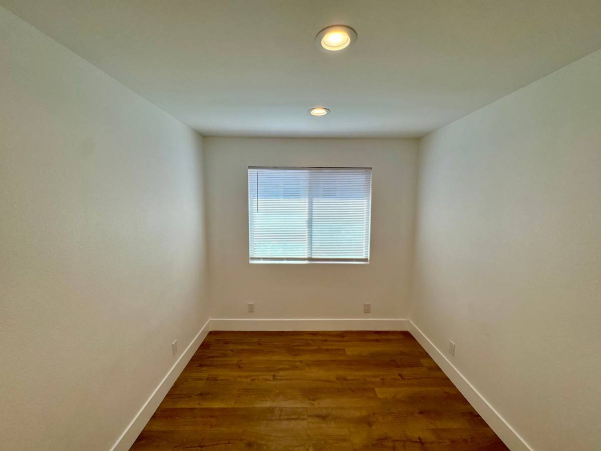 Apartment for rent at 4542 N Lakewood Blvd, Long Beach, CA 90808