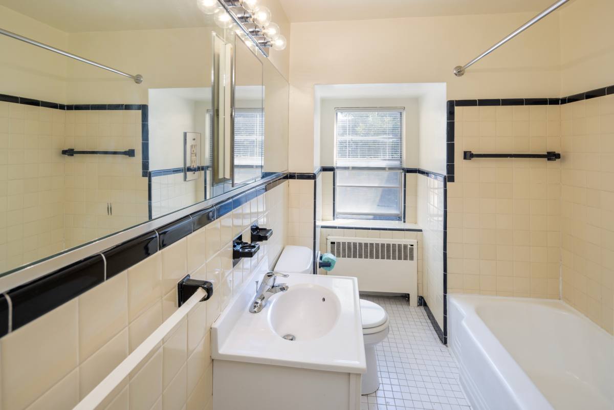 Apartment for rent at 625 E Lancaster Ave, Wynnewood, PA 19096