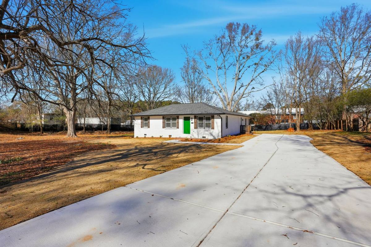 House for rent at 127 Perry St, Loganville, GA 30052