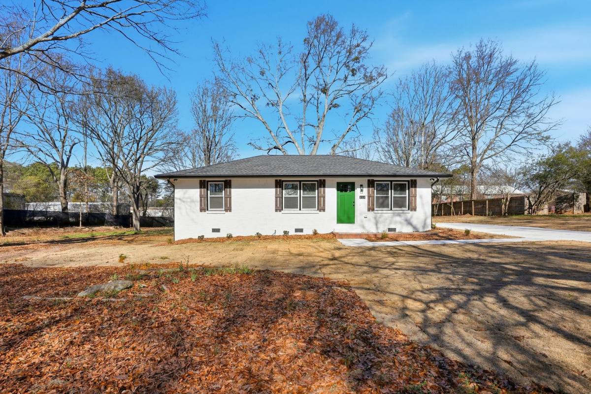 House for rent at 127 Perry St, Loganville, GA 30052