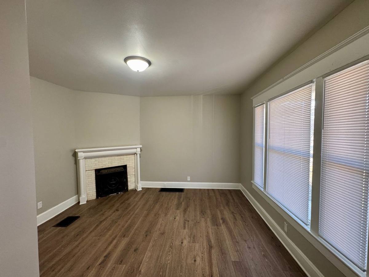 Apartment for rent at 4725 Southern Parkway, Louisville, KY 40214