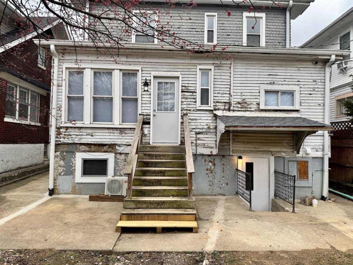 Apartment for rent at 4725 Southern Parkway, Louisville, KY 40214