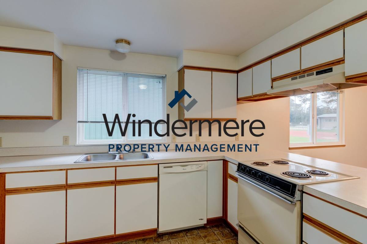 Apartment for rent at 106 S Main St, Coupeville, WA 98239