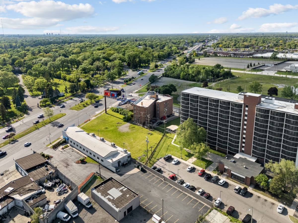 Apartment for rent at 1291 W State Fair, Highland Park, MI 48203