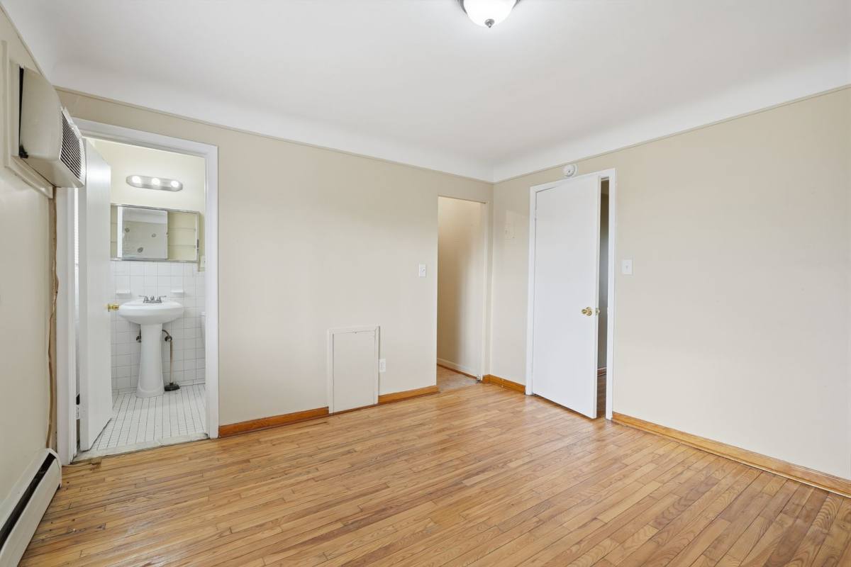 Apartment for rent at 14811-14835 Greenfield, Detroit, MI 48227