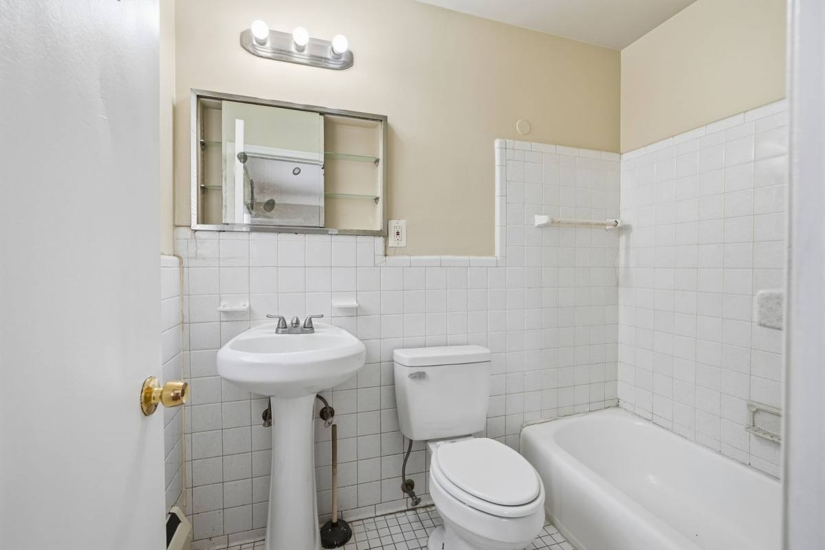 Apartment for rent at 14811-14835 Greenfield, Detroit, MI 48227