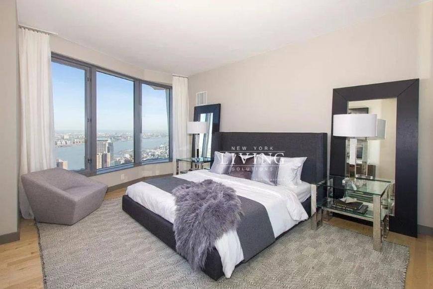 Condo for rent at 8 Spruce St #72R, New York, NY 10038