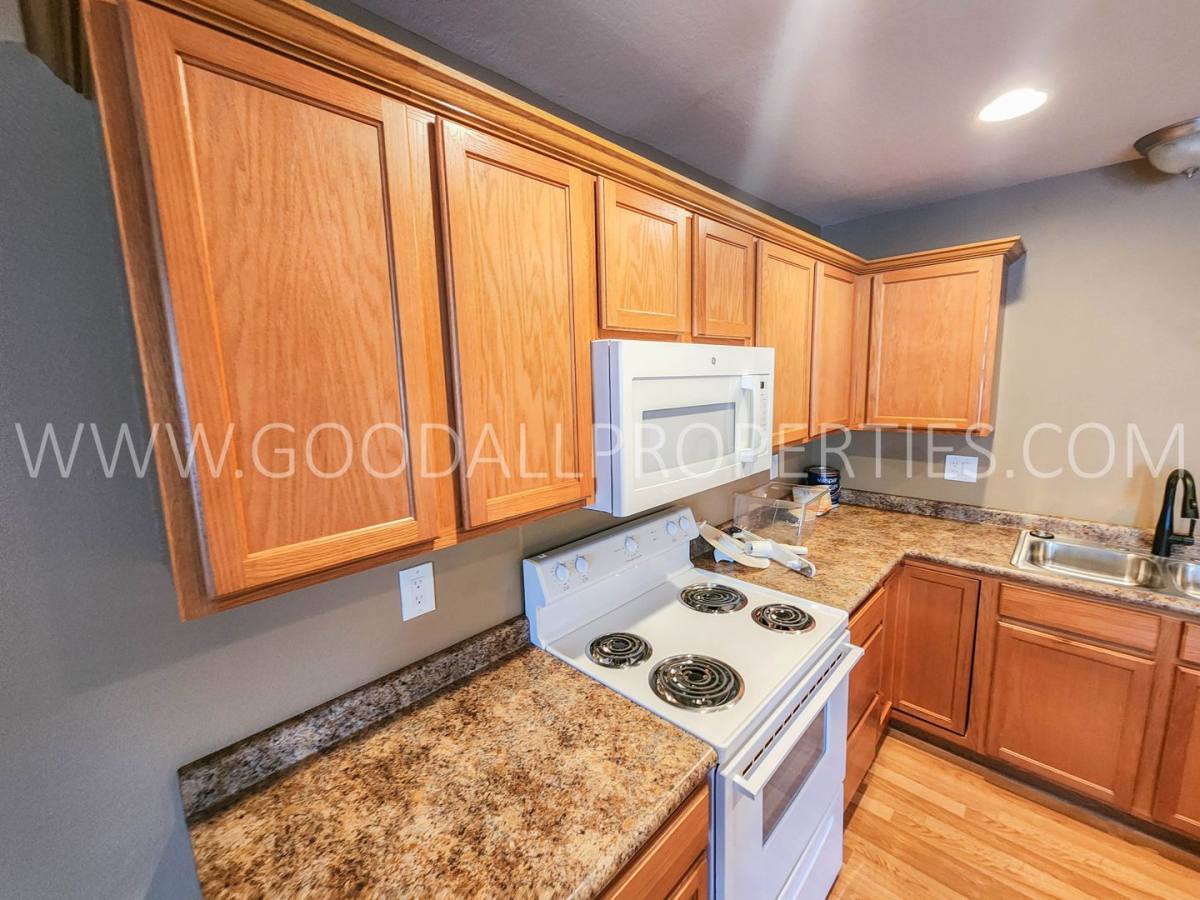 Townhouse for rent at 1116 Redstone Lane, Pleasant Hill, IA 50327