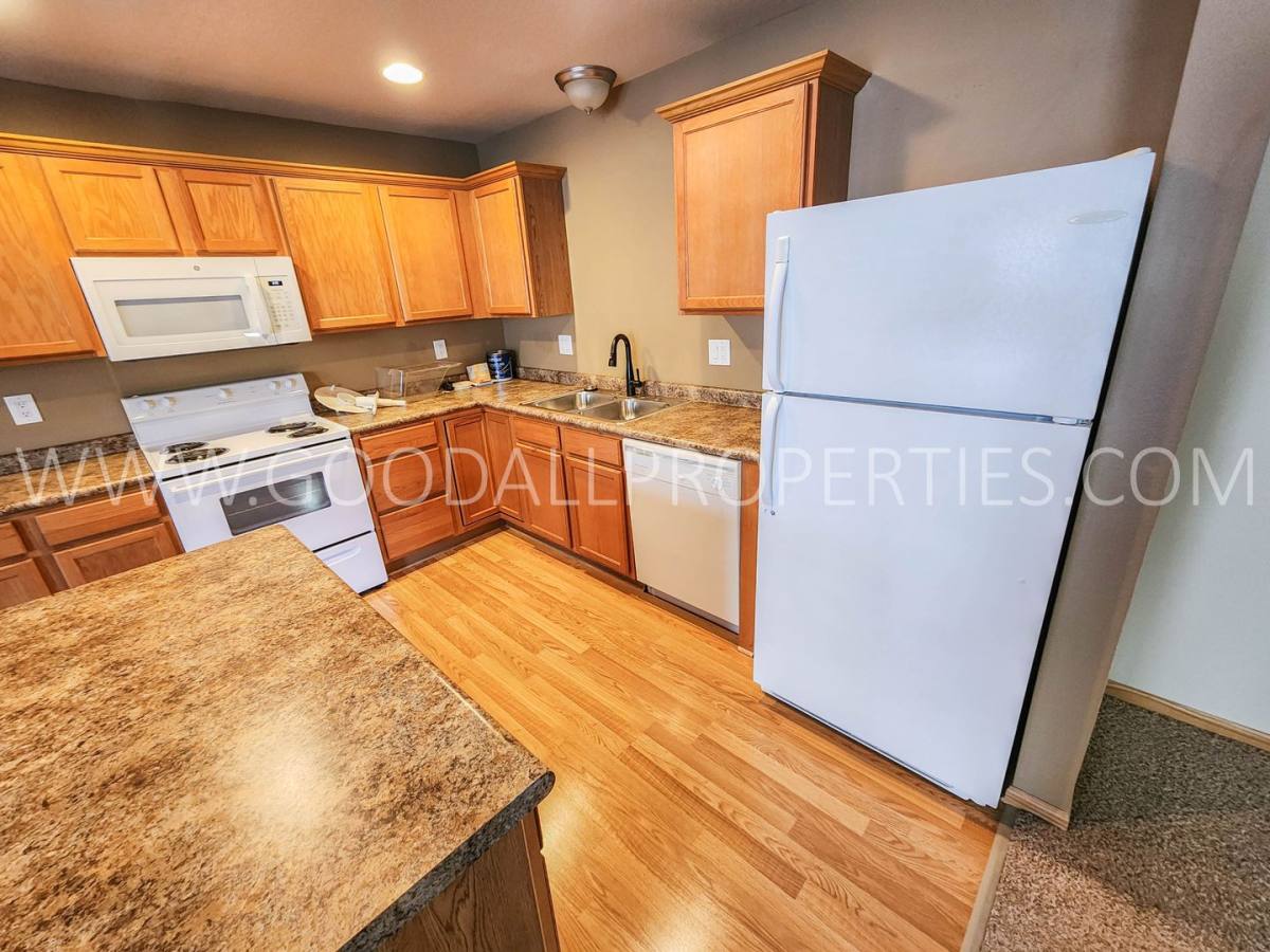 Townhouse for rent at 1116 Redstone Lane, Pleasant Hill, IA 50327