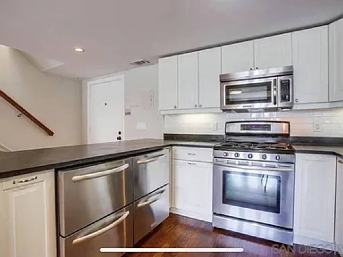 Townhouse for rent at 1111 Eureka St #8, San Diego, CA 92110