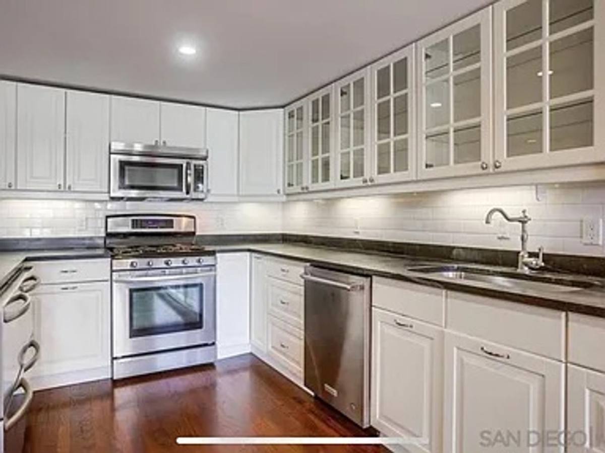 Townhouse for rent at 1111 Eureka St #8, San Diego, CA 92110
