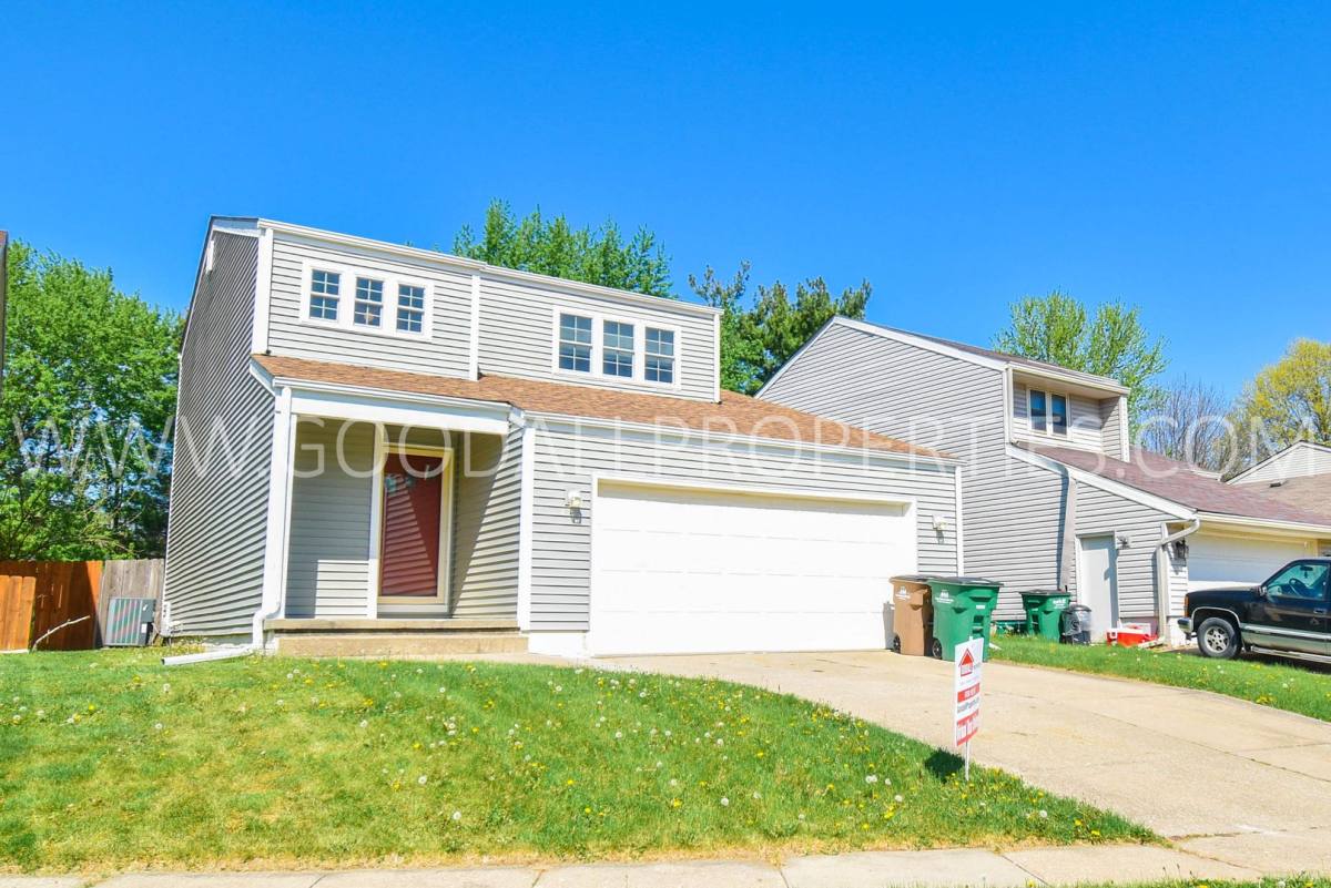 House for rent at 716 Knolls Court, West Des Moines, IA 50265