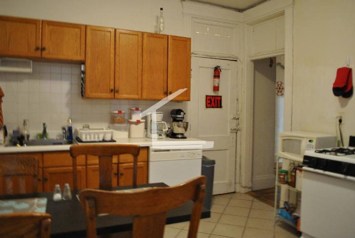 Apartment for rent at 48 Brighton Ave, Allston, MA 02134