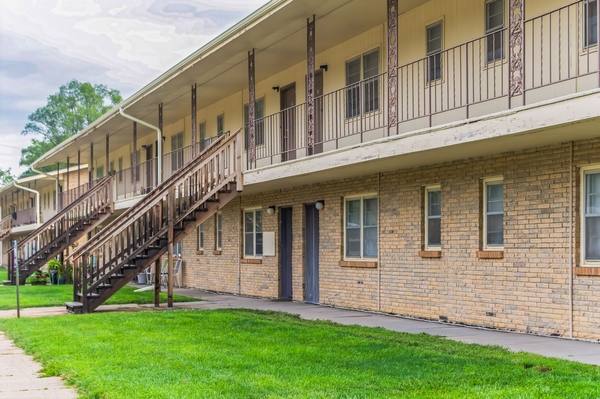 Apartment for rent at Bellevue Gardens, 2911 Washington St, Bellevue, NE 68005