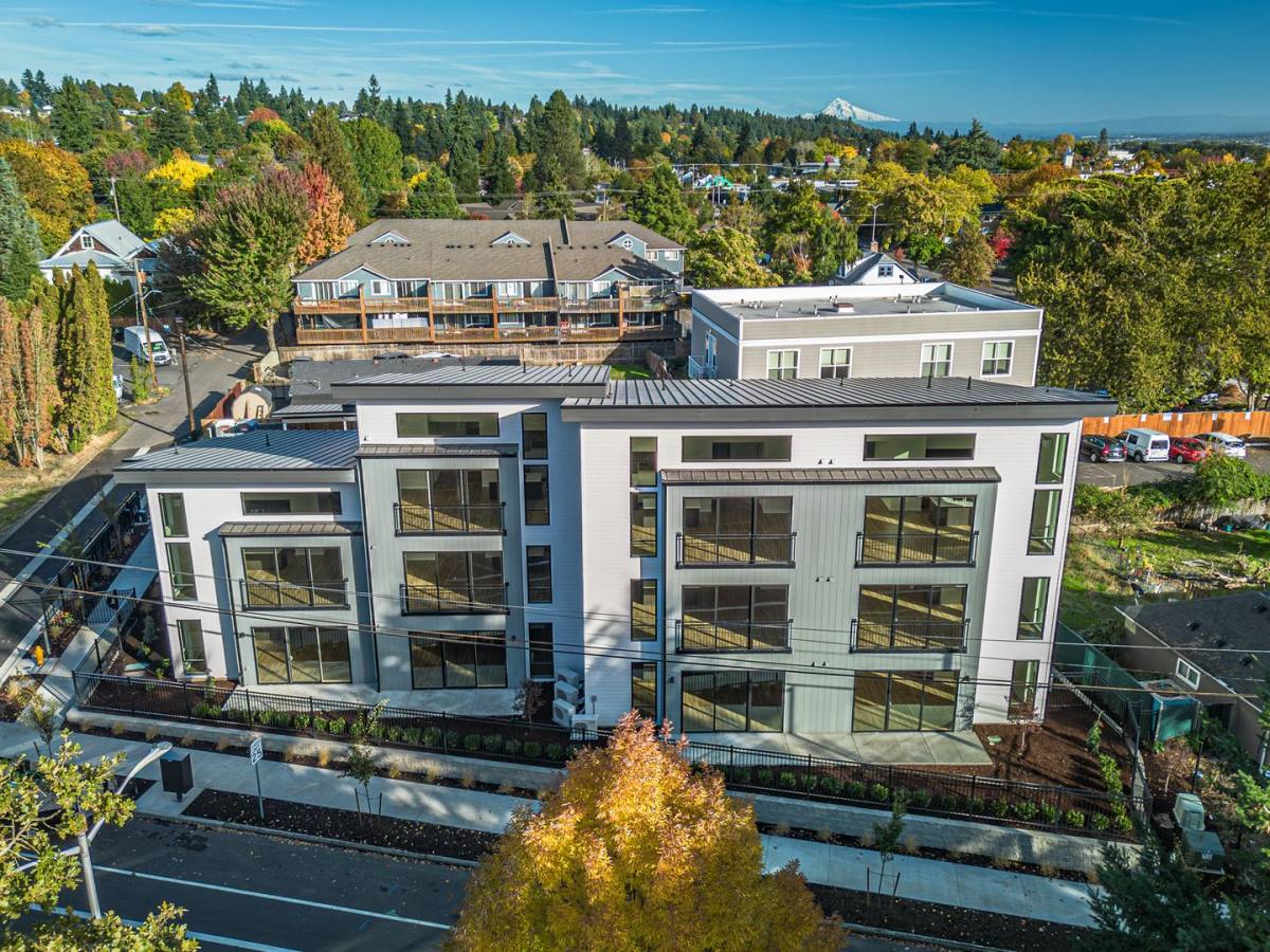 Apartment for rent at 1901 E 11th St, Vancouver, WA 98661