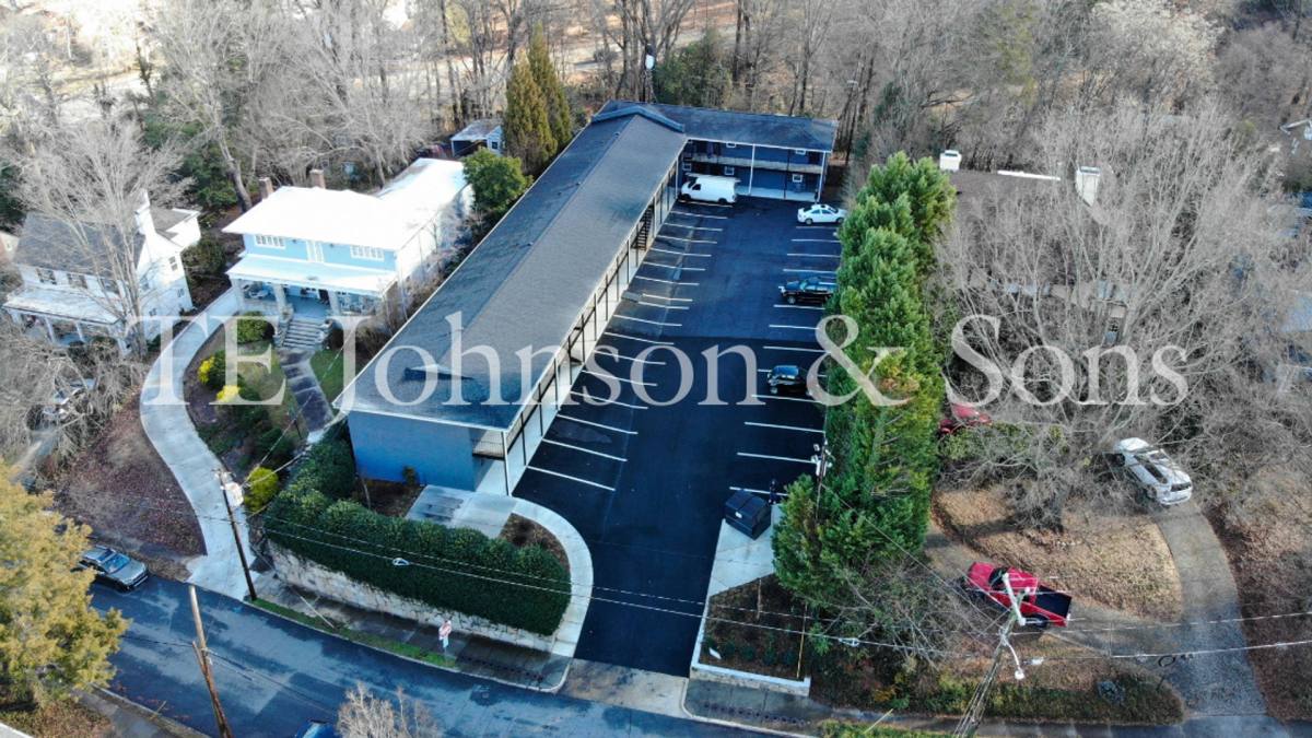 Apartment for rent at 651 Summit St, Winston Salem, NC 27101