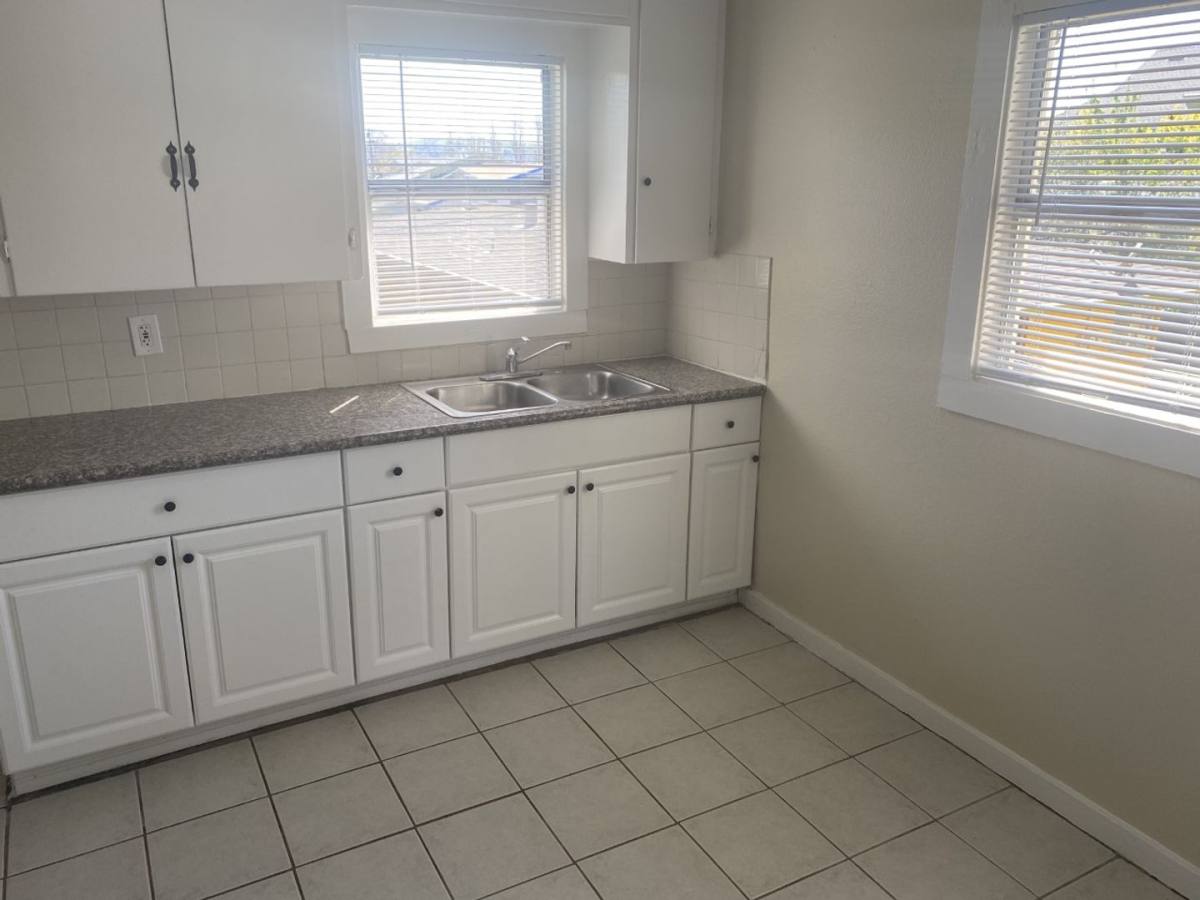 Apartment for rent at 1222-B York St, Vallejo, CA 94590