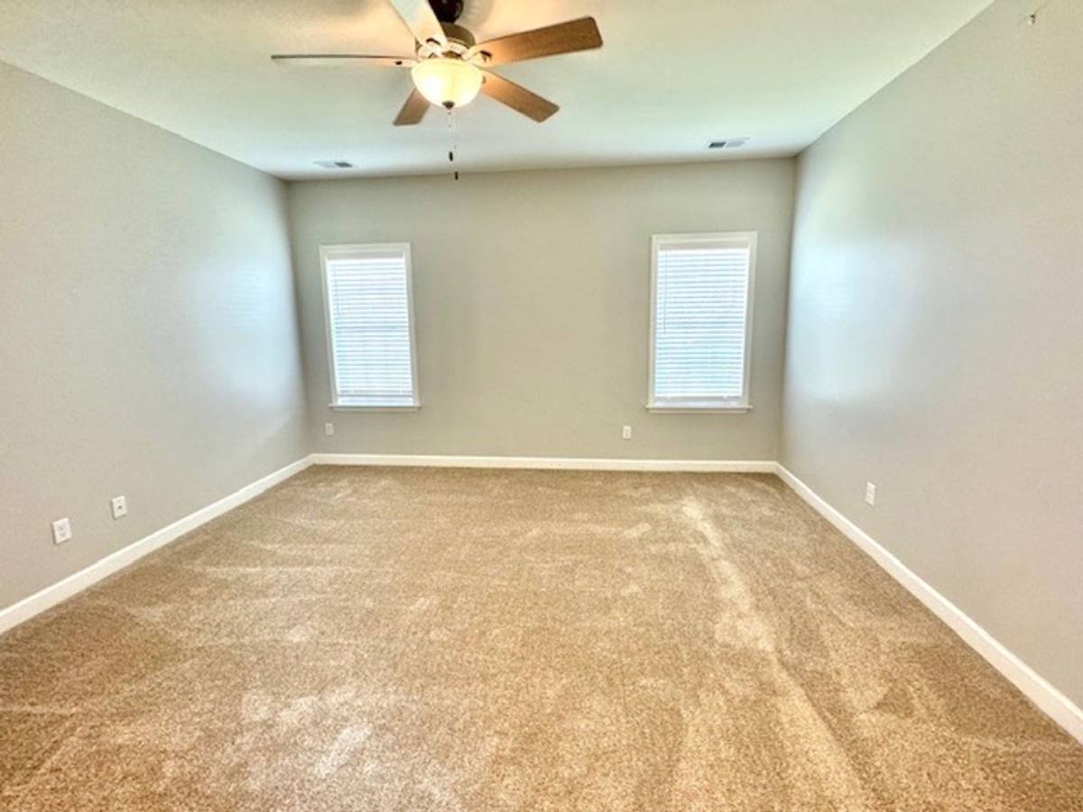 Apartment for rent at 5560 Lakeside Circle W, Walls, MS 38680
