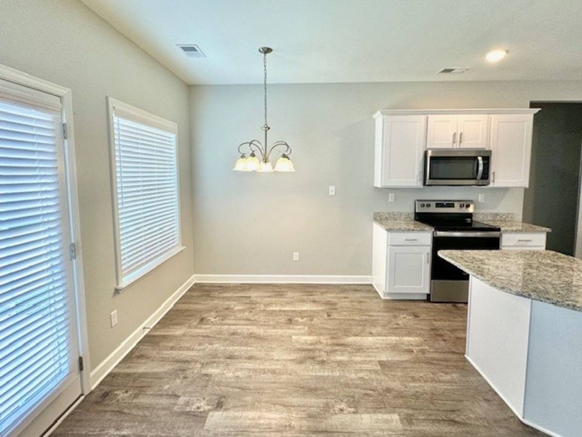 Apartment for rent at 5560 Lakeside Circle W, Walls, MS 38680