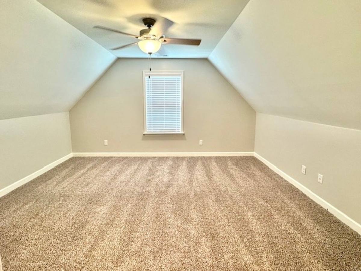 Apartment for rent at 5560 Lakeside Circle W, Walls, MS 38680