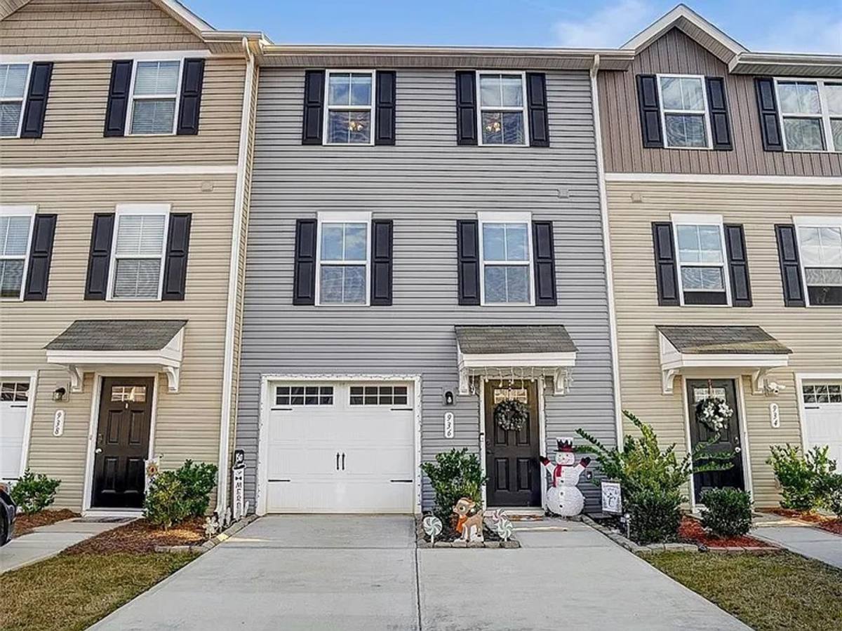 Townhouse for rent at 936 Taybyn Rd, Fort Mill, SC 29715